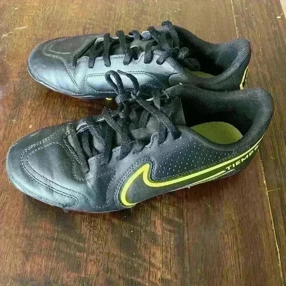 Nike Jr Legend 9 Club FG/MG Soccer Cleats ➖Size 6 youth yellow/black - Picture 3 of 6